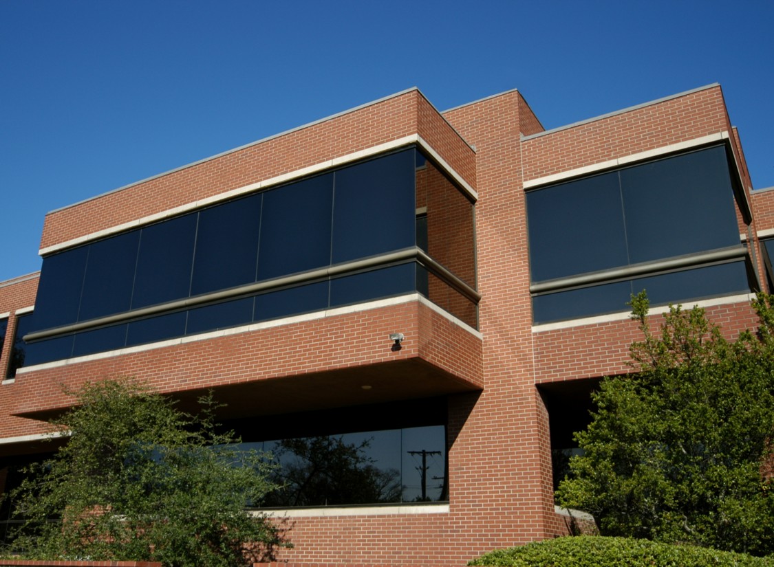 6200_-_Bldg.jpg (238126 bytes)